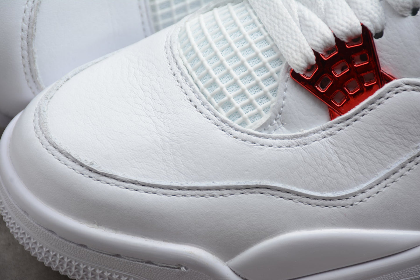 Air Jordan 4 Retro "Orange Metallic"