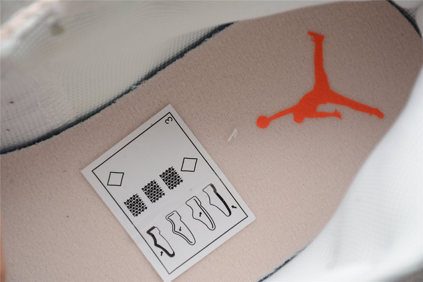 Air Jordan 1 Mid "Corduroy"
