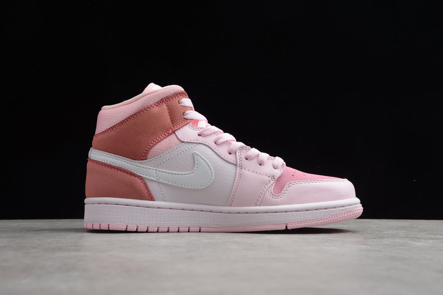 Air Jordan 1 Mid 'Digital Pink'