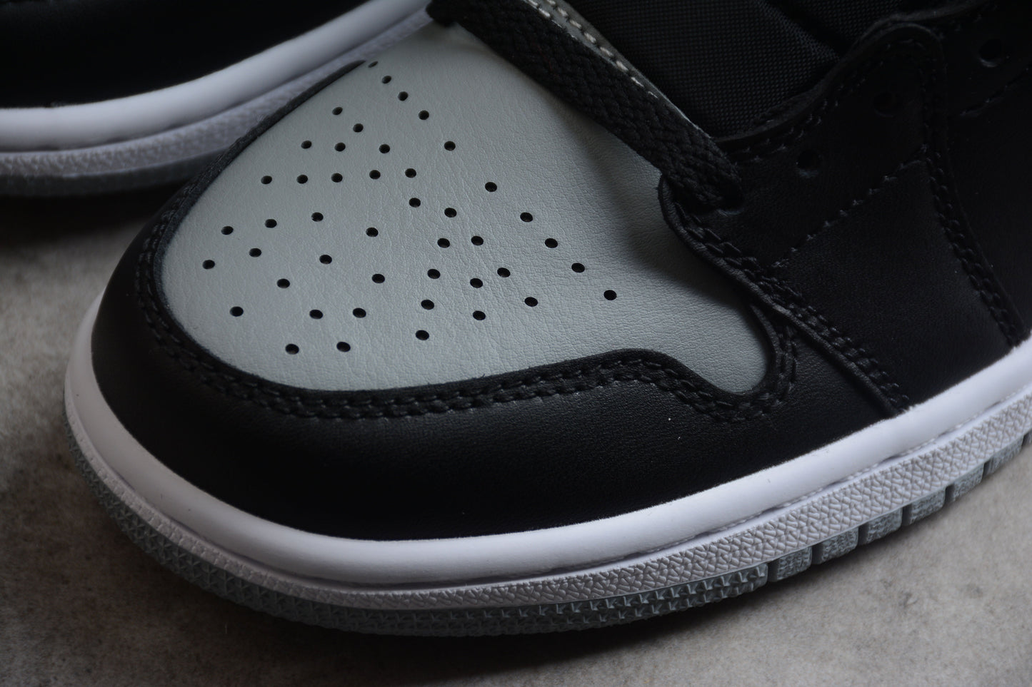 Nike Air Jordan 1 Mid Black/Particle Grey/White