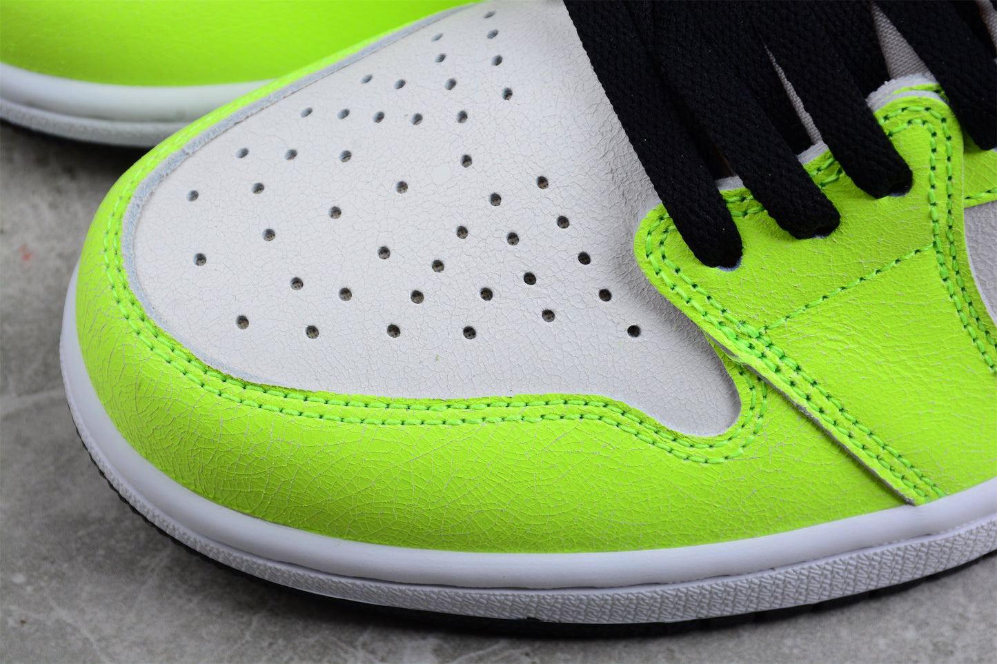 Air Jordan 1 High OG "Volt"