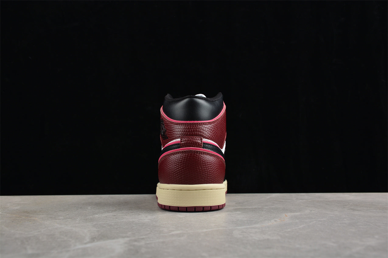 Air Jordan 1 Mid SE "Bordeaux"