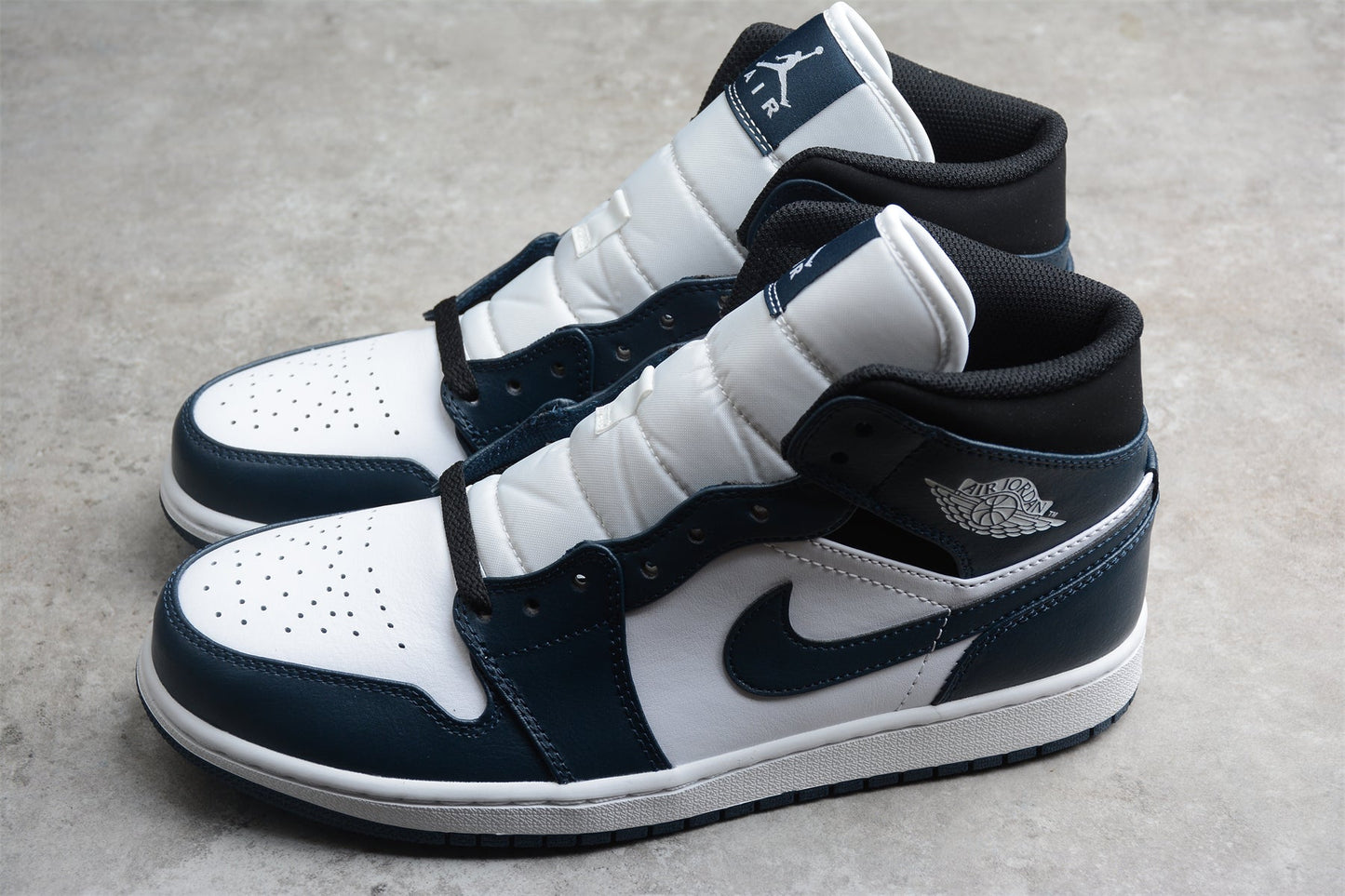 Nike Air Jordan 1 Mid "Armory Navy/White"