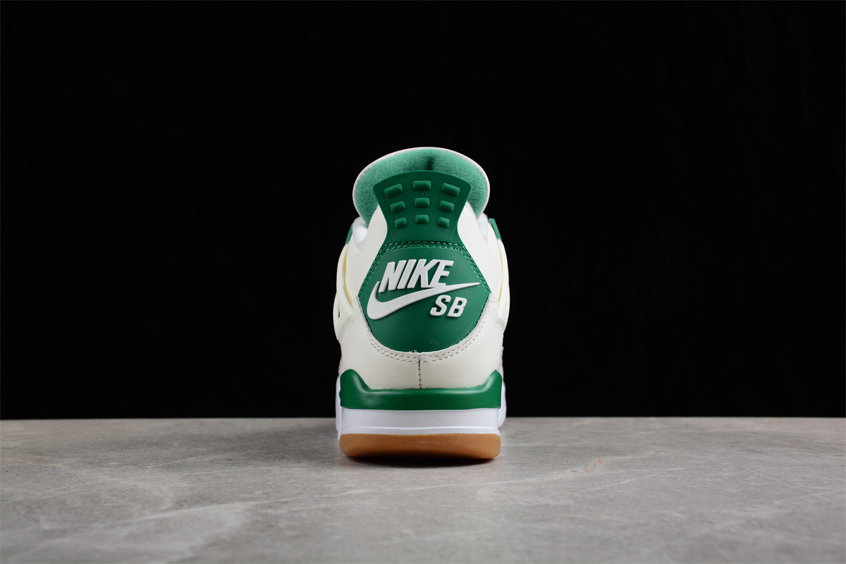 Nike SB x Air Jordan 4 "Pine Green"