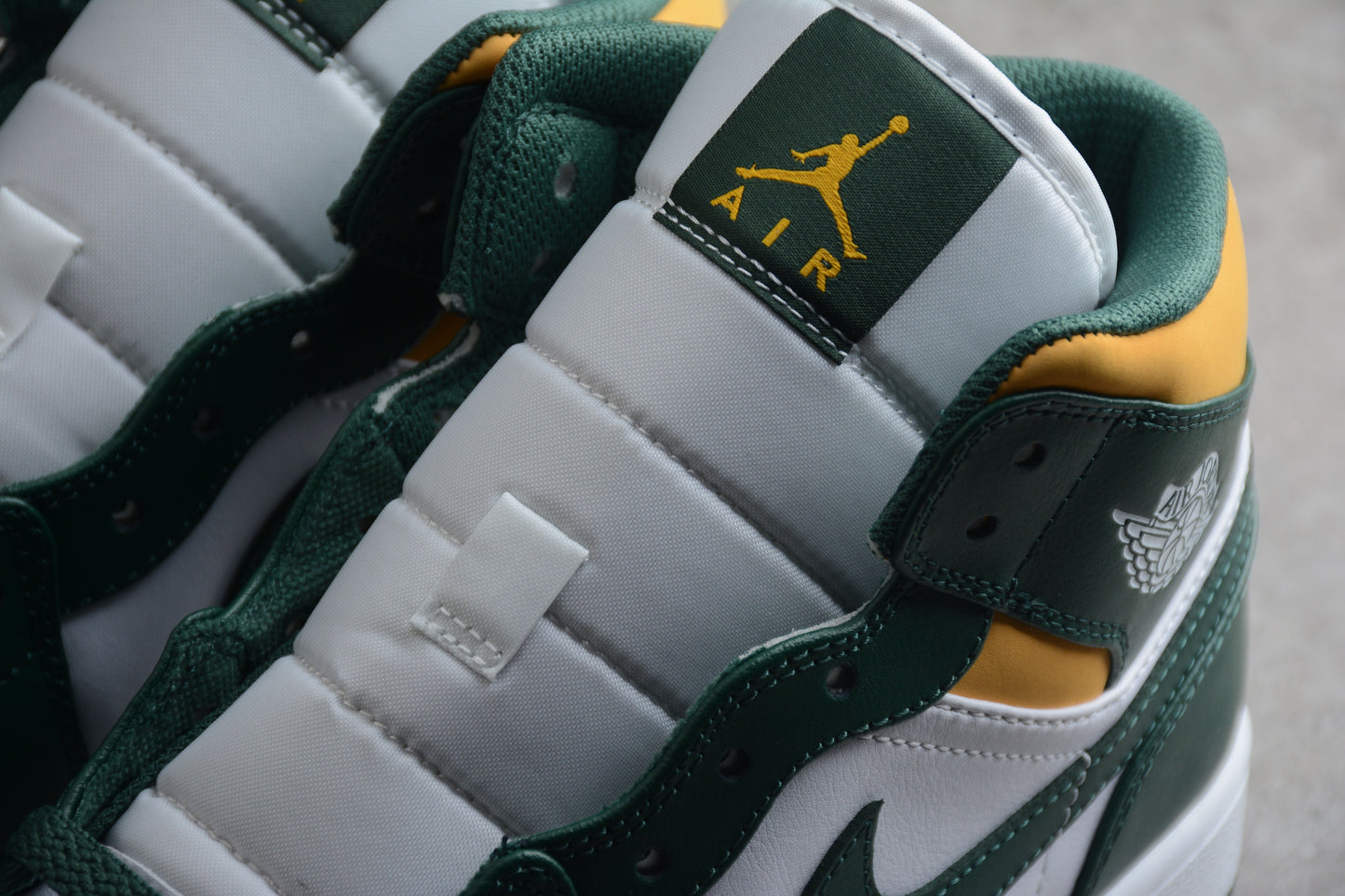 Nike Air Jordan 1 Mid "Sonics"