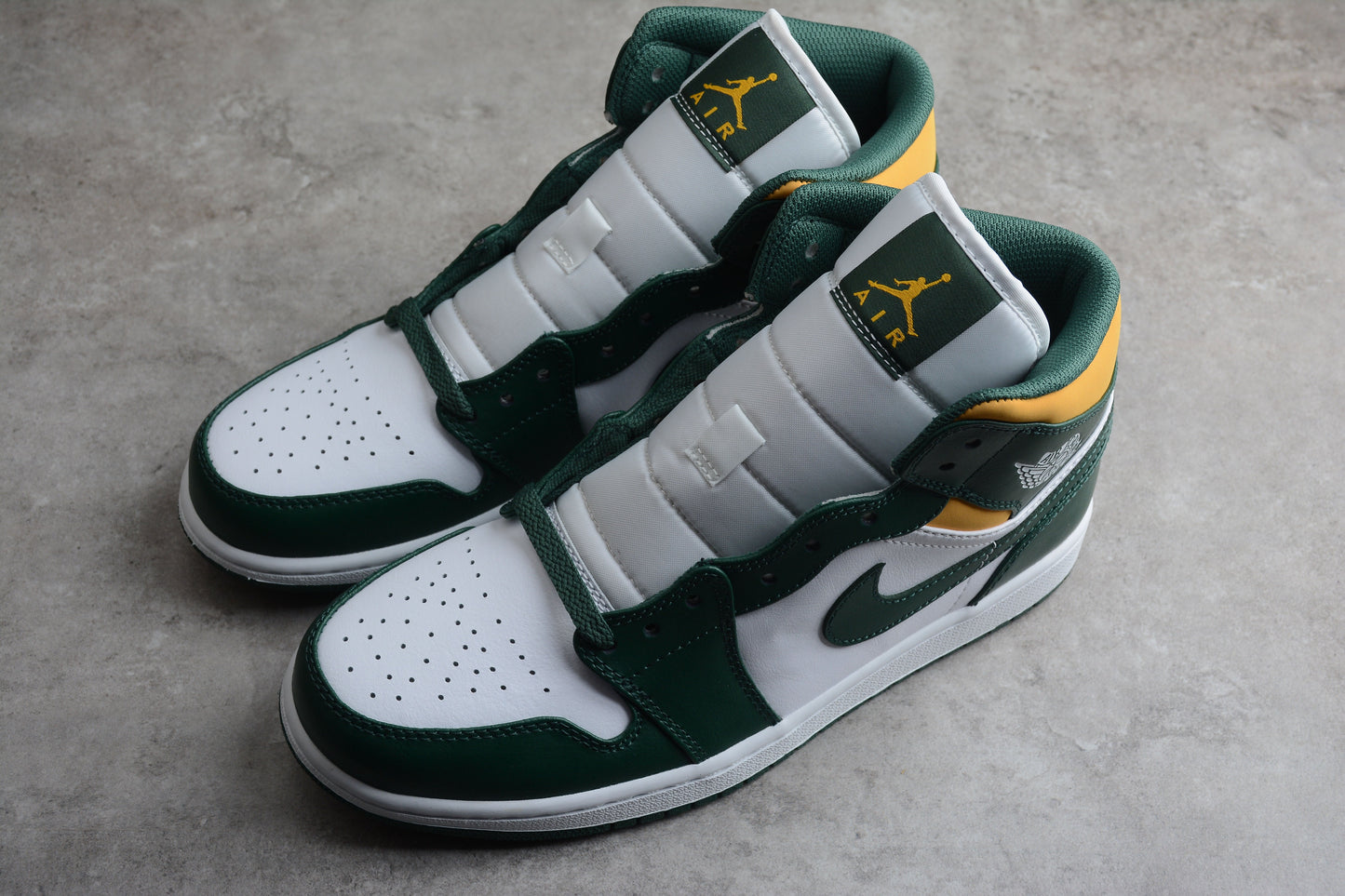 Nike Air Jordan 1 Mid "Sonics"