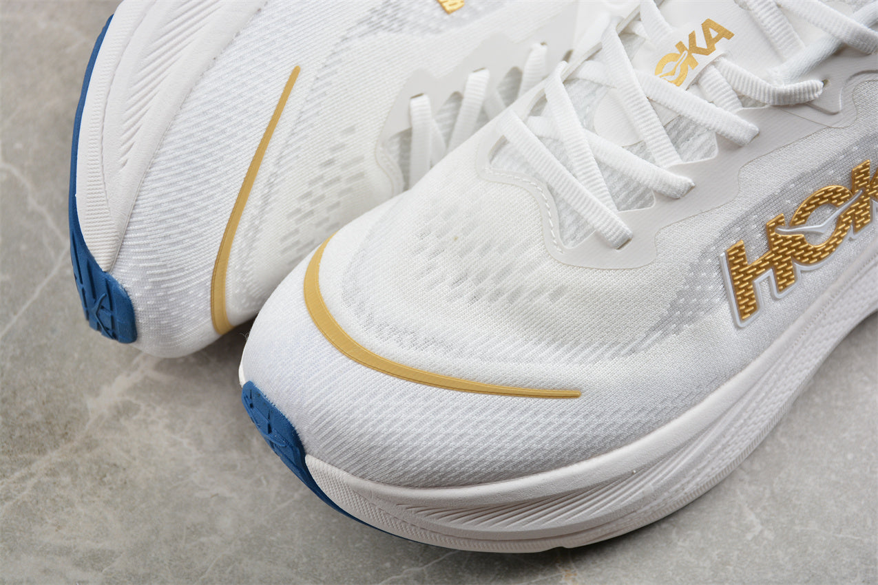 HOKA One One Skyflow in White