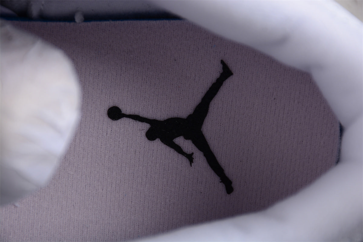Women’s Air Jordan 3 “Dark Mocha”