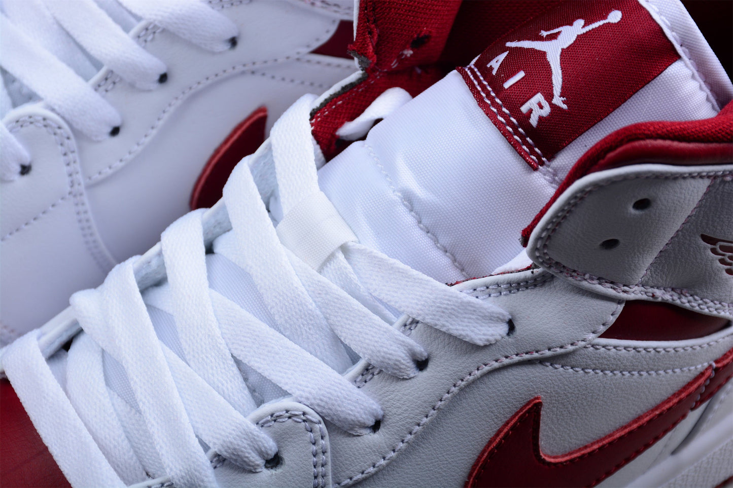 Air Jordan 1 Mid 'Reverse Chicago'