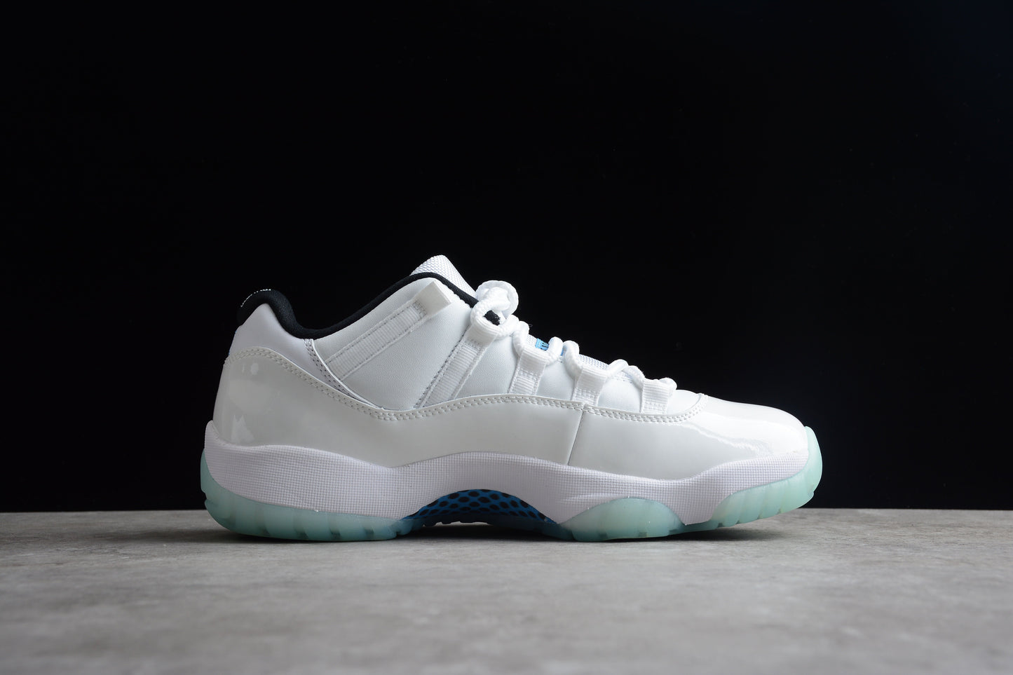 Air Jordan Retro 11 Low “Legend Blue”AV2187-117
