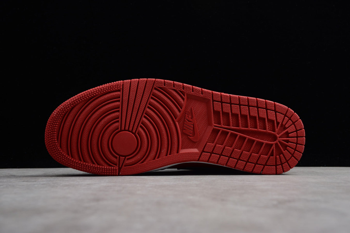 Air Jordan 1 Mid "Reverse Bred"