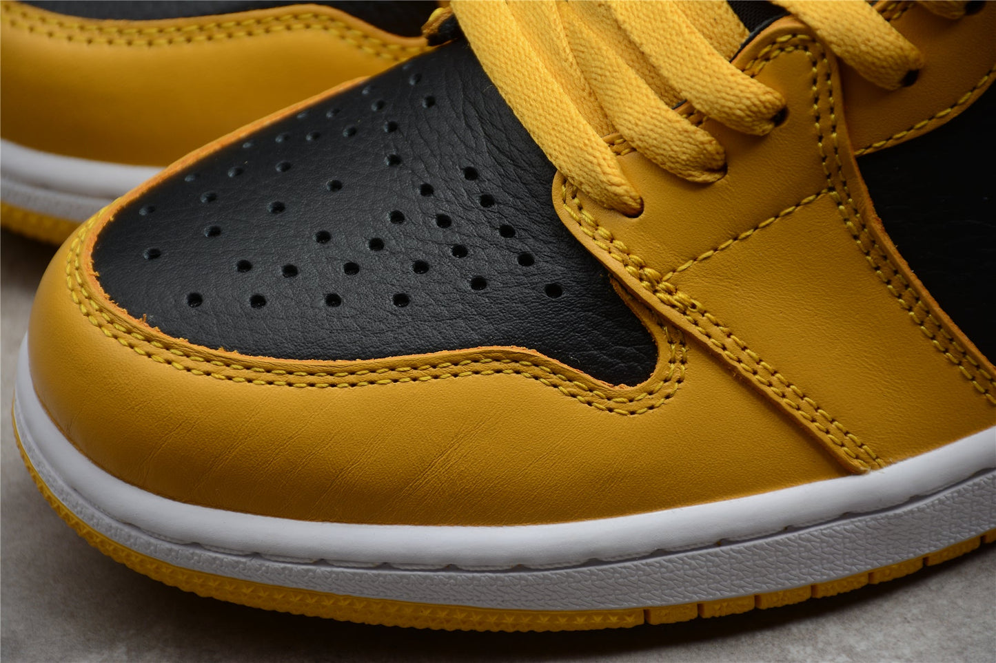 Air Jordan 1 High OG “Pollen”