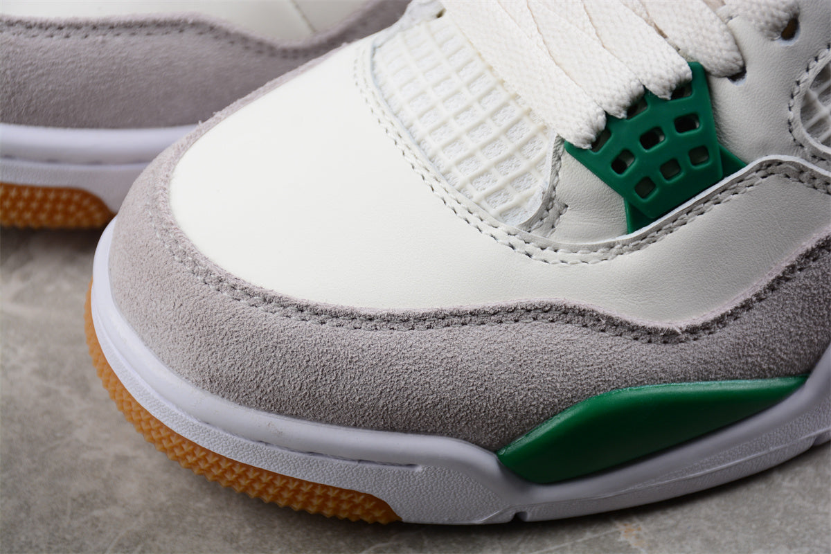 Nike SB x Air Jordan 4 "Pine Green"