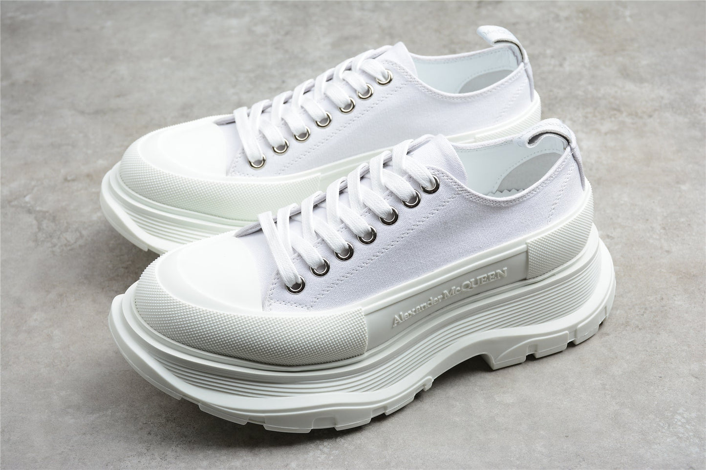 Alexander McQueen Tread Slick Low Lace-Up in White