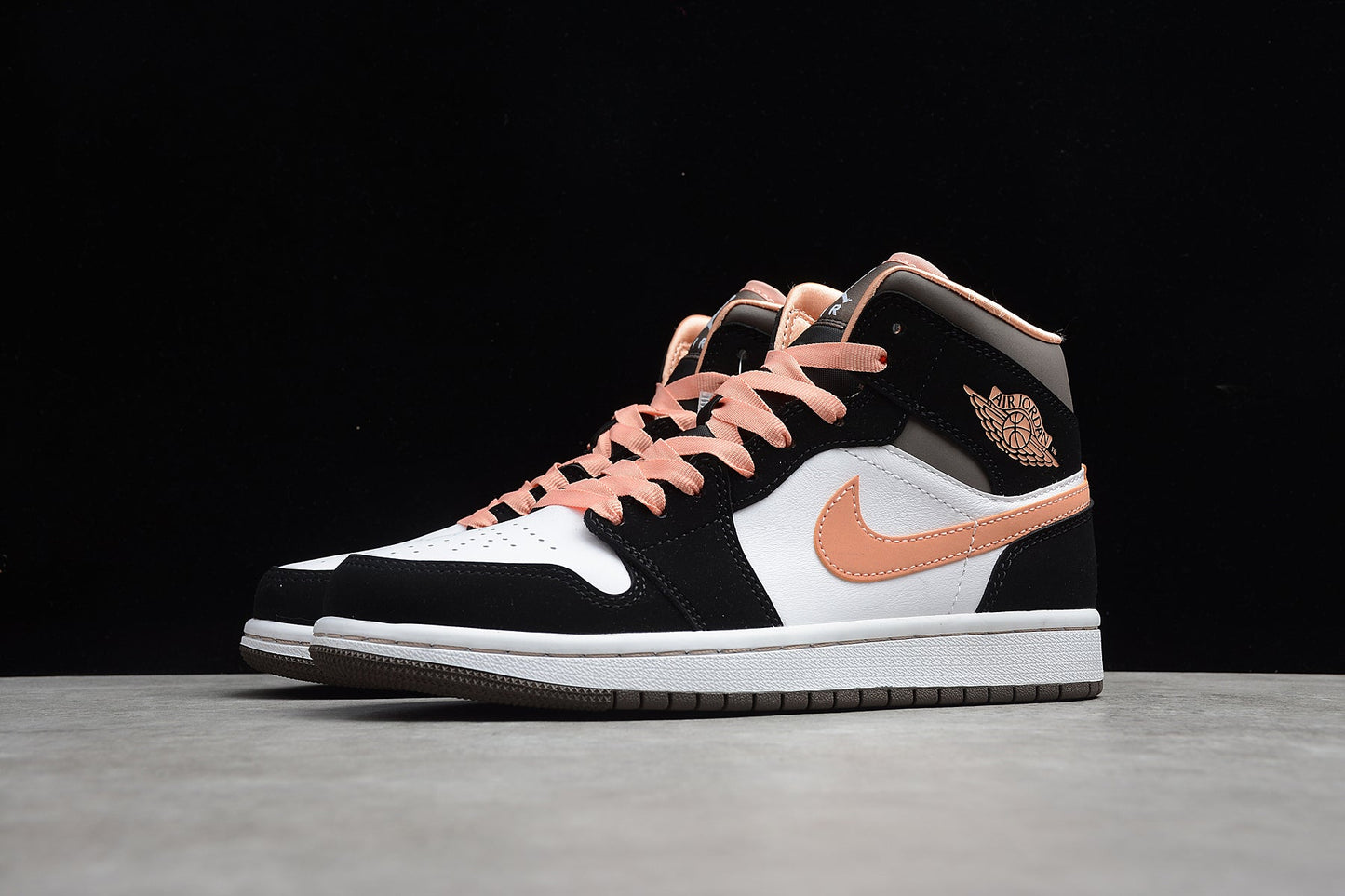 Air Jordan 1 Mid “Apricot Agate”