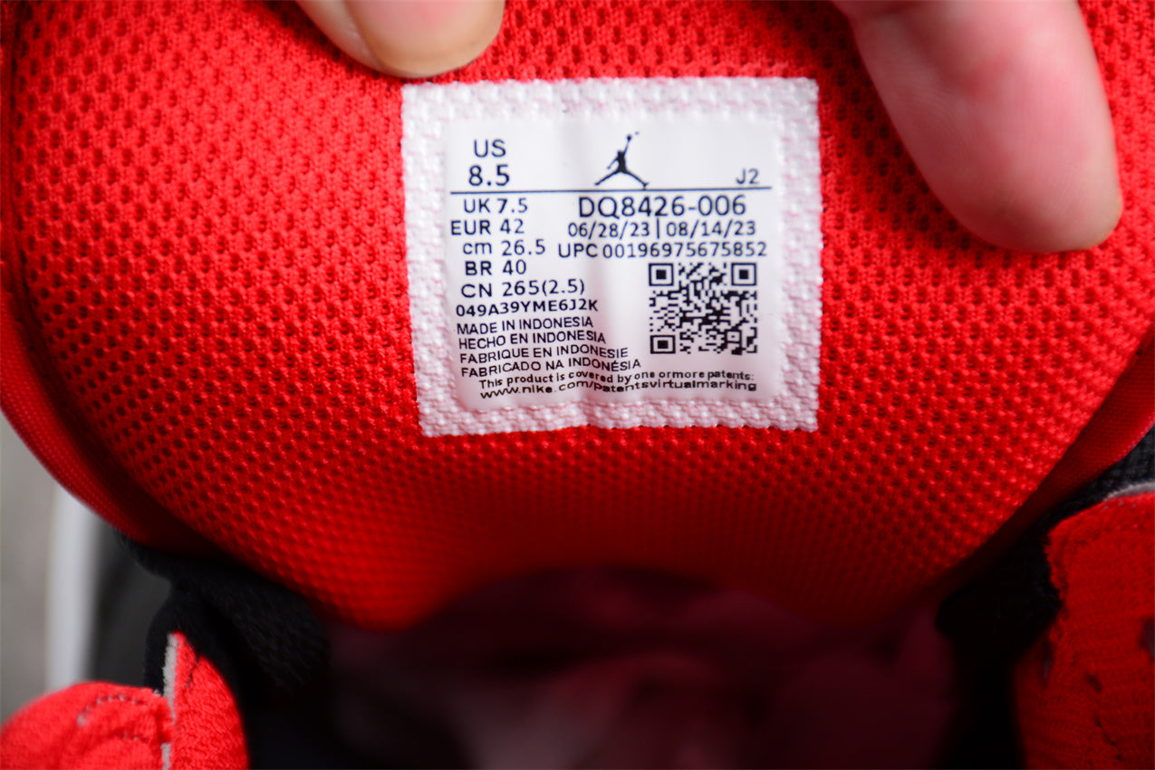 Air Jordan 1 Mid "Bred Shadow"