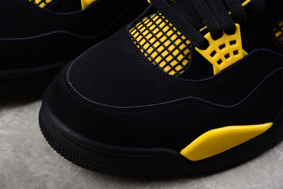 Air Jordan 4 Retro “Thunder”