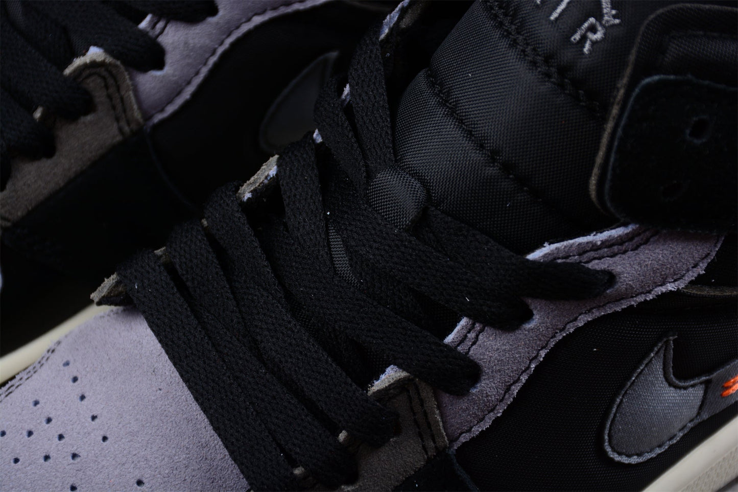 Air Jordan 1 Mid "Inside Out"