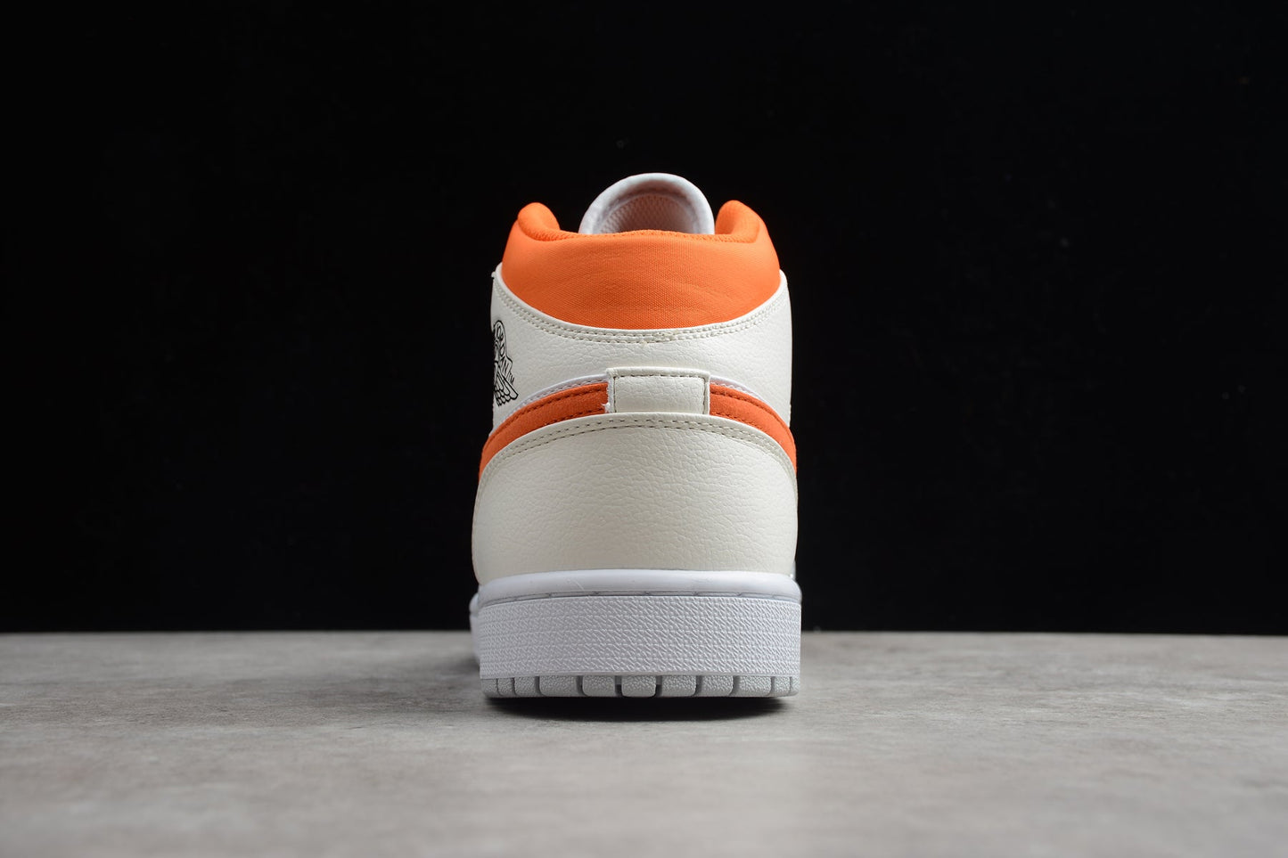 Nike Air Jordan 1 Mid SE "Starfish Pure Platinum"