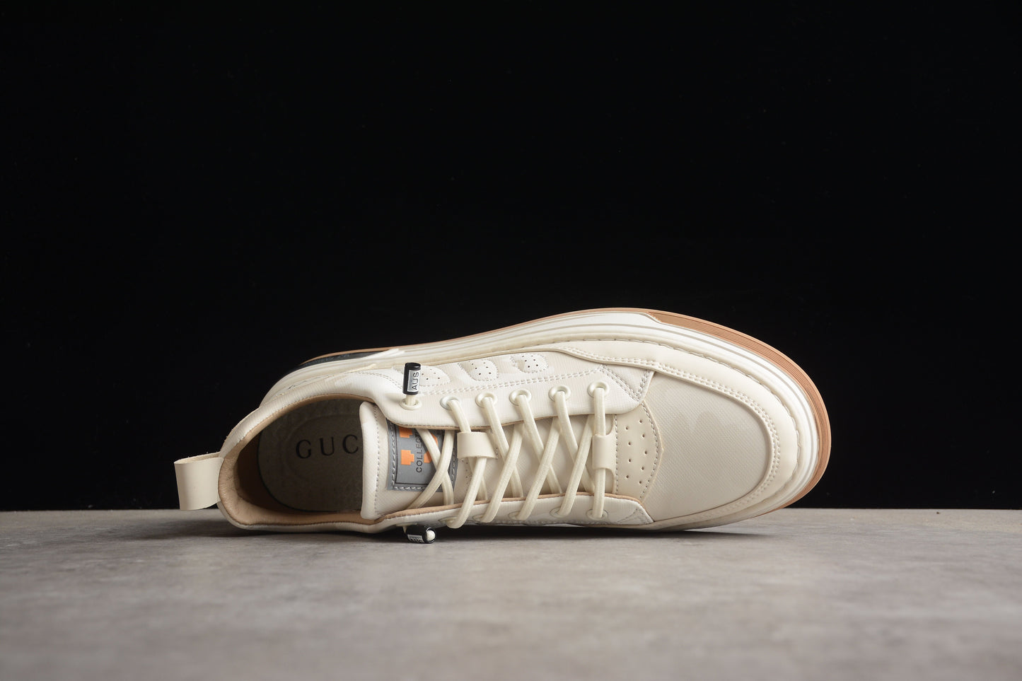 Gucci Cream Beige Leather Low-Top Sneakers