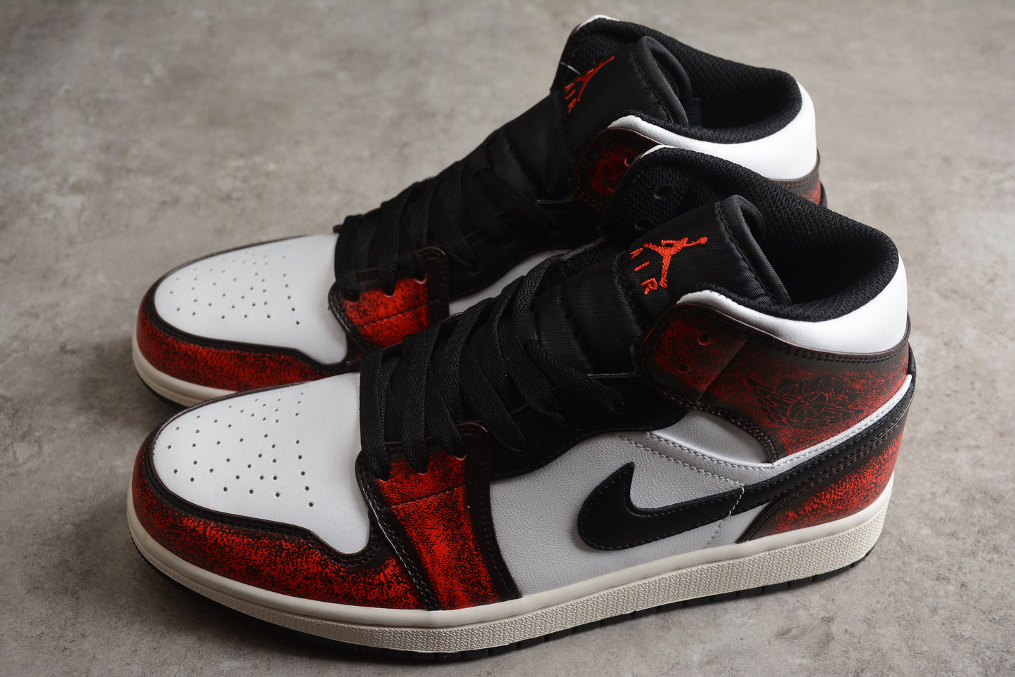 Jordan 1 Mid Wear-Away Chicago
