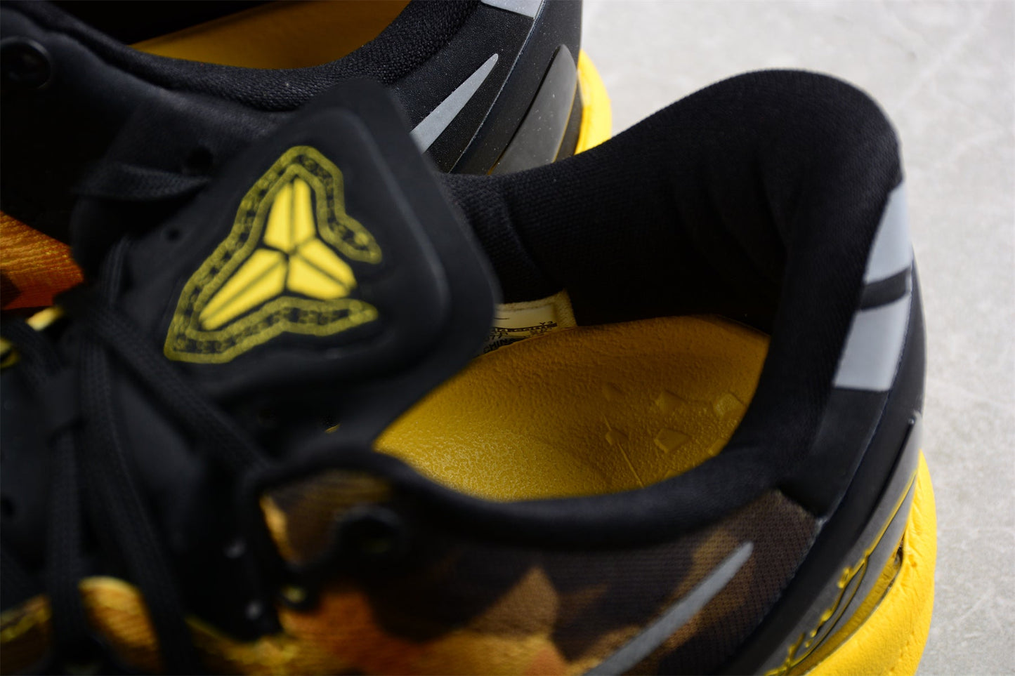 Nike Kobe 8 System "Sulfur/Electric"