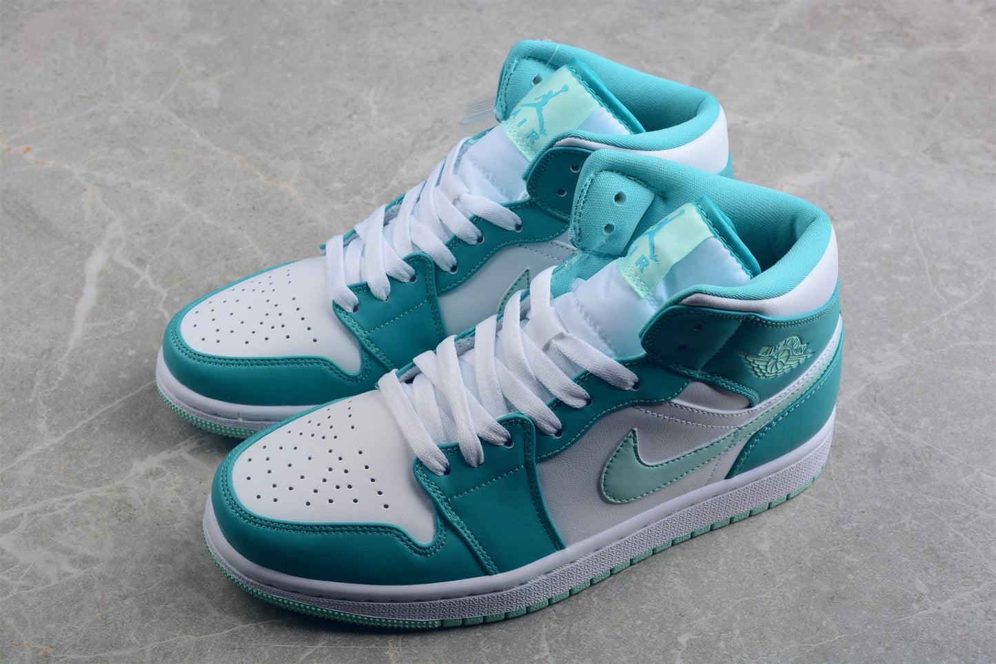Air Jordan 1 Mid SE "Marine Green"