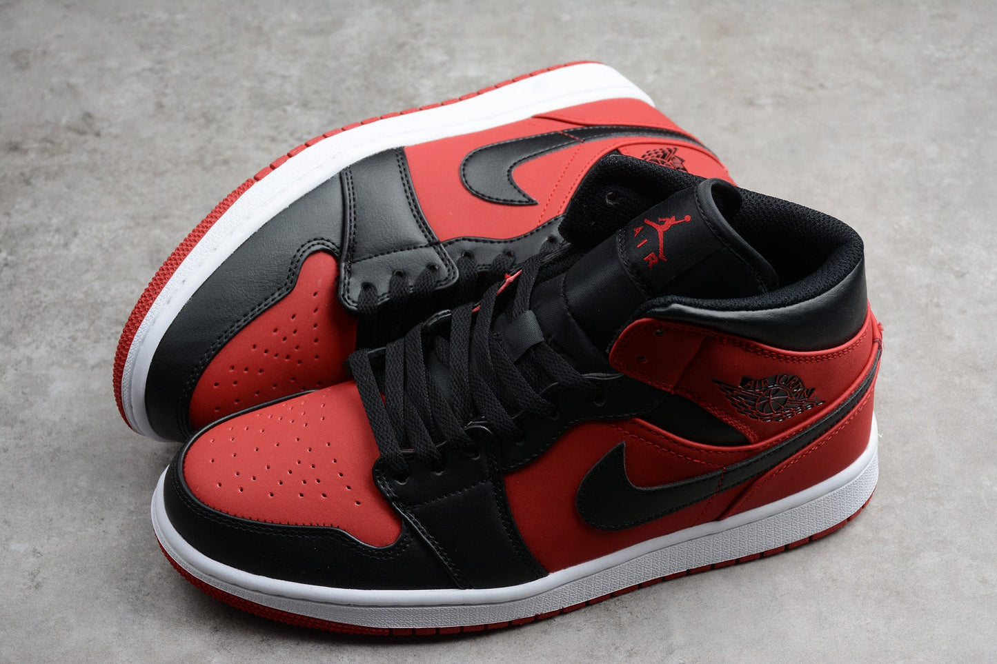 Air Jordan 1 Mid "Reverse Bred"