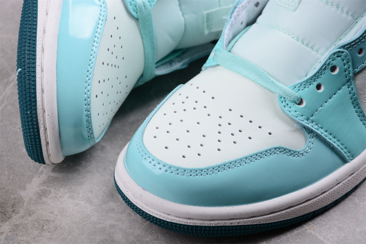 Air Jordan 1 Mid SE "Bleached Turquoise"