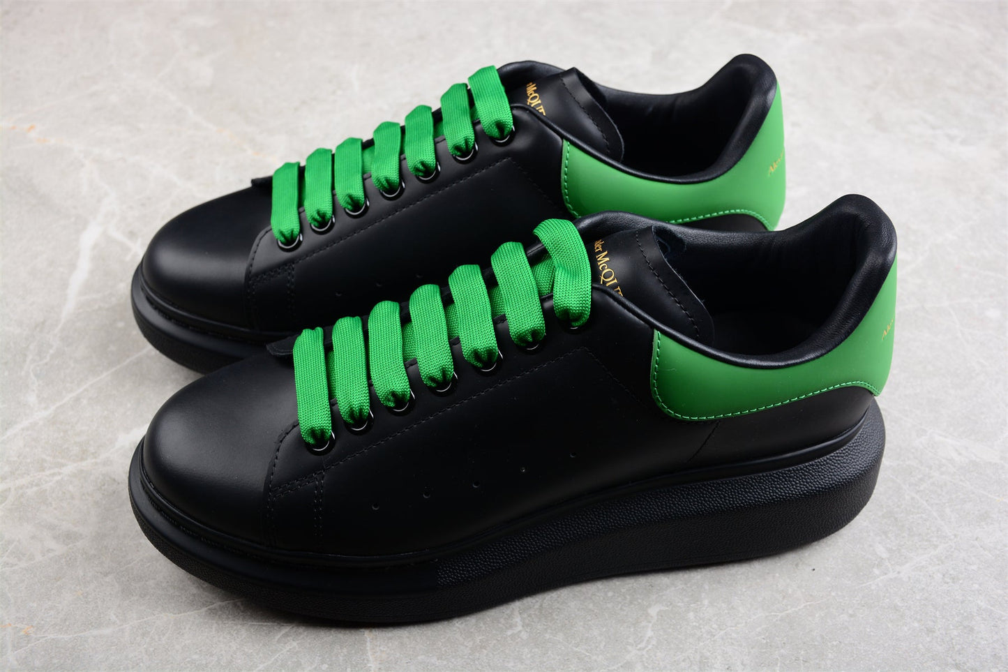Alexander McQueen Oversized Sneaker in Black/Green