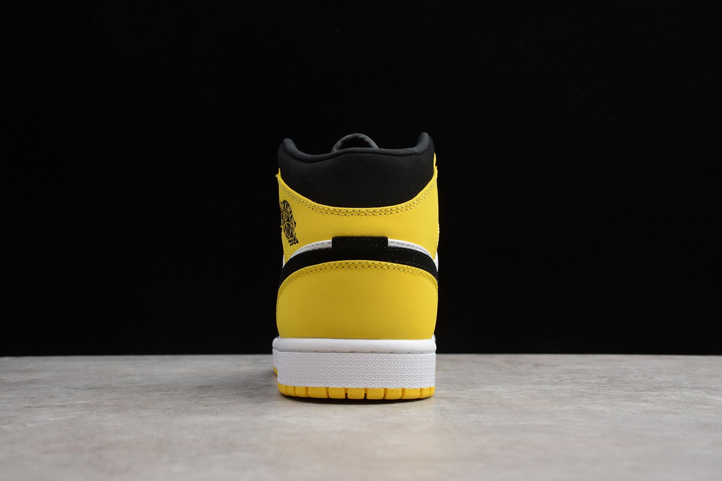 Nike Air Jordan 1 Mid SE "Tour Yellow/Black"