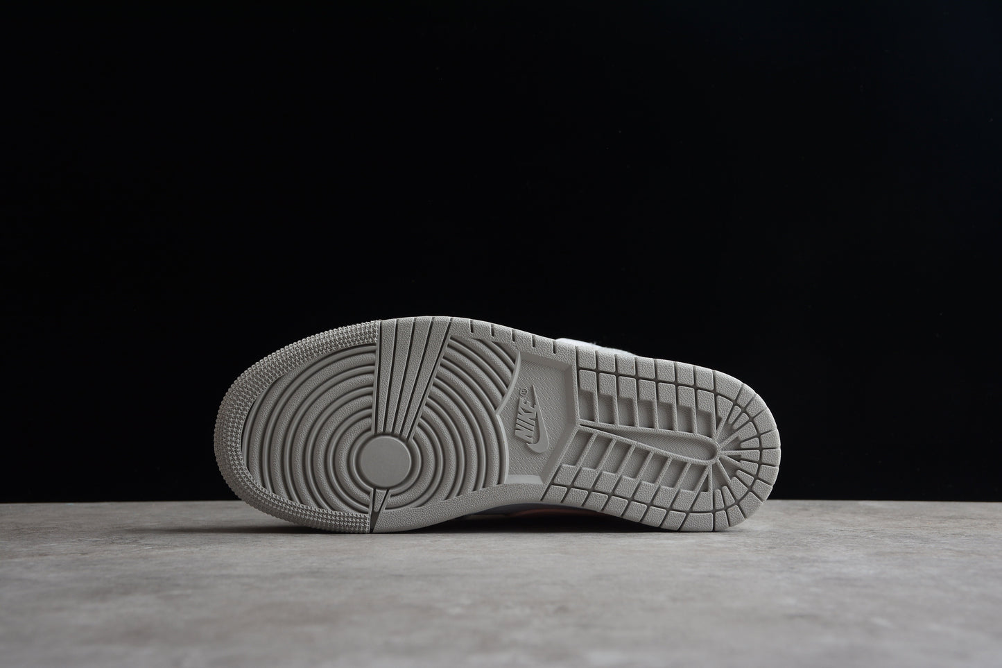 Air Jordan 1 Mid SE "Light Iron Ore"