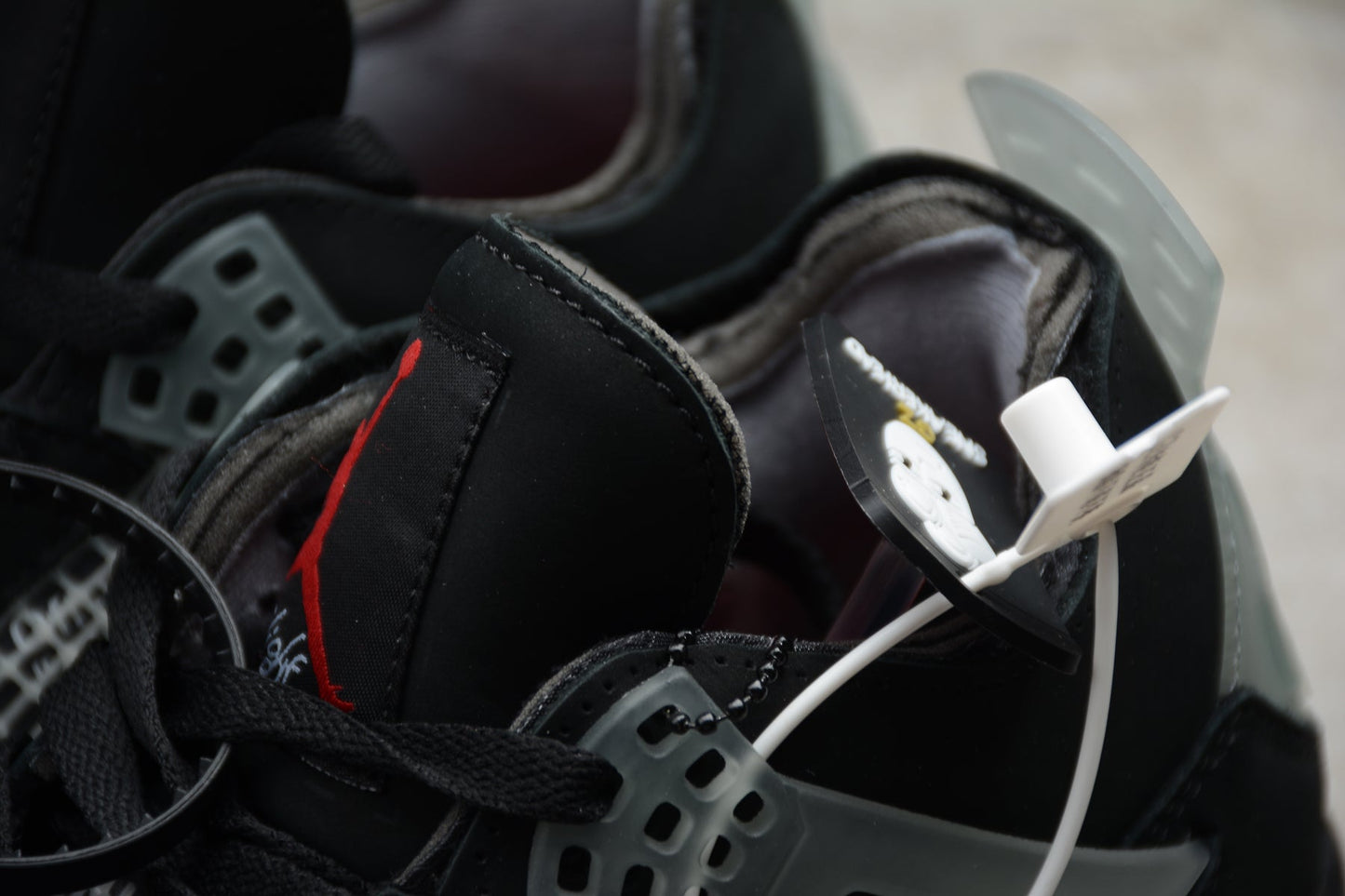 Off-White x Air Jordan 4 “Bred”
