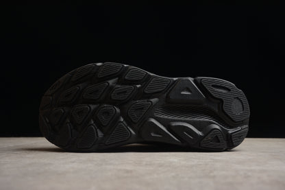 Hoka One One Clifton 9 Triple Black