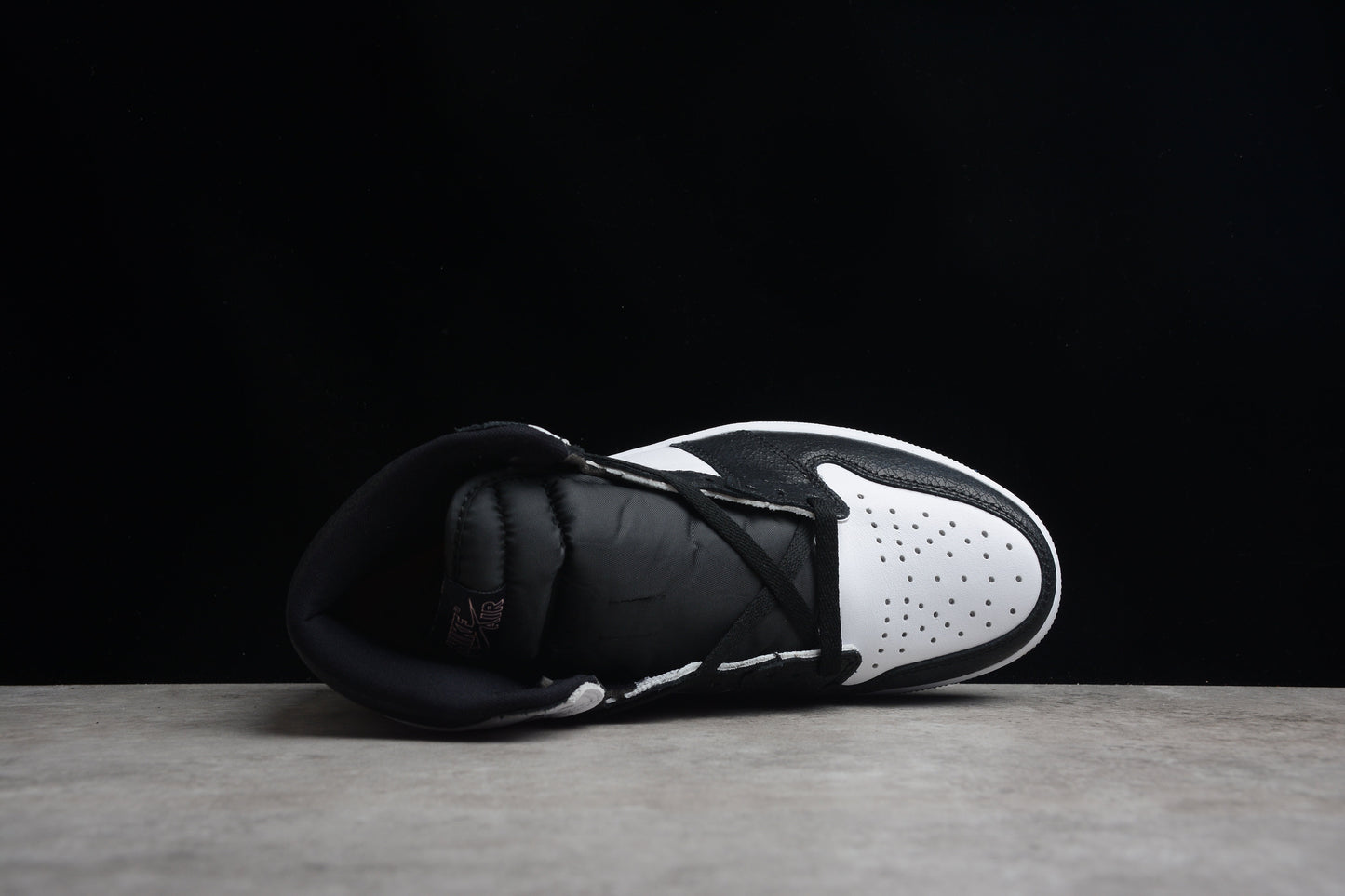 NIKE Air Jordan 1 High OG “Stage Haze”