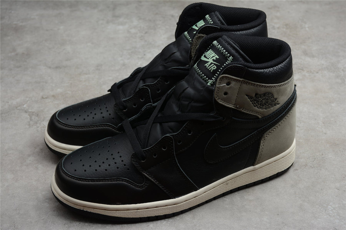 Air Jordan 1 High OG “Light Army”