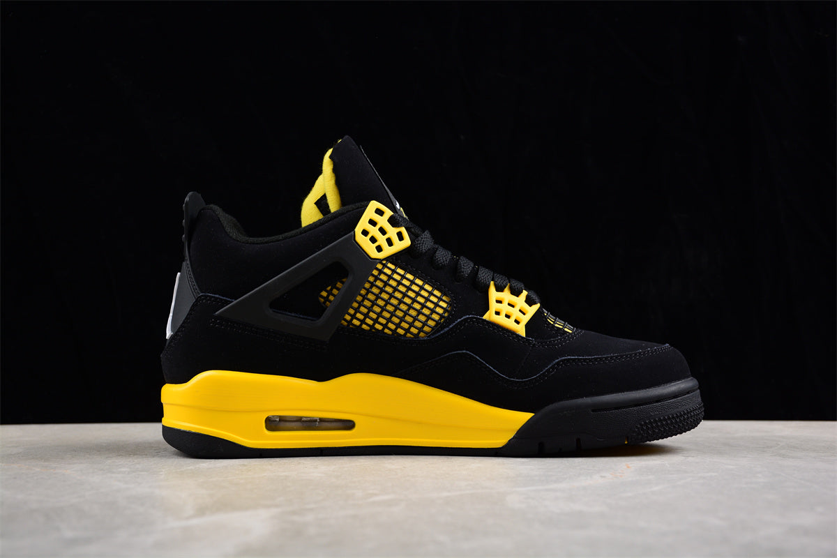 Air Jordan 4 Retro “Thunder”