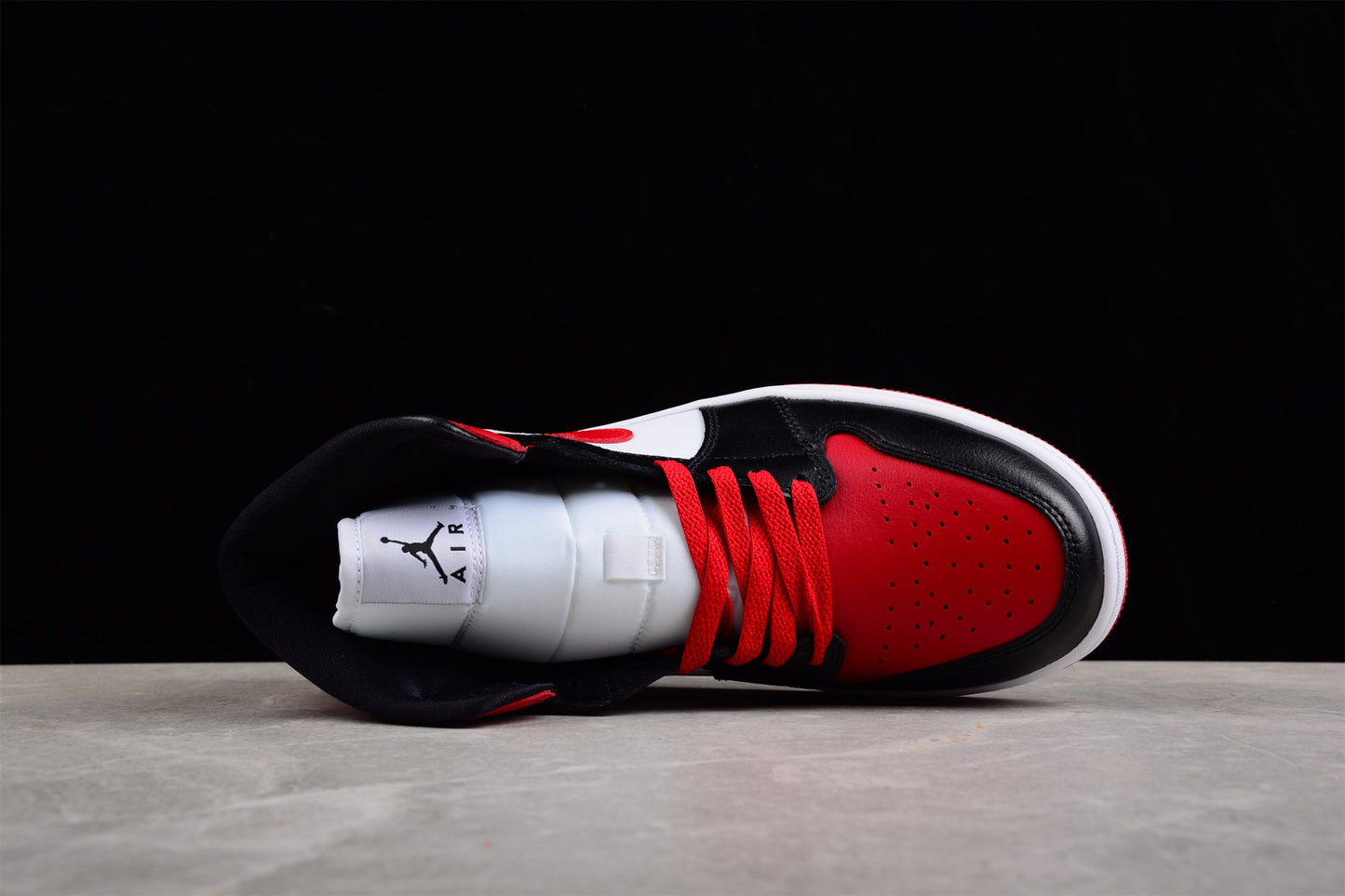 Air Jordan 1 Mid "Alternate Bred Toe"