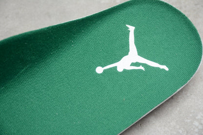 Air Jordan 4 Retro Metallic Green Sneakers