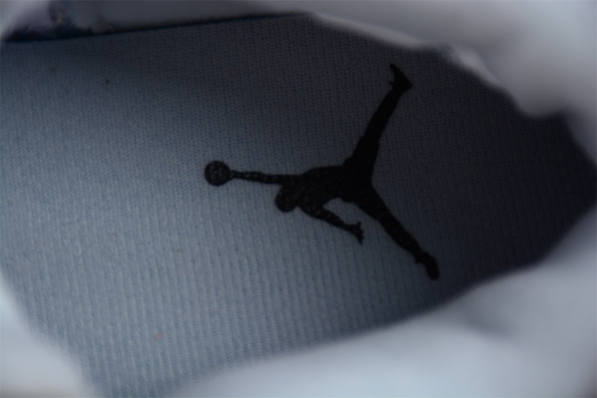 Nike Air Jordan 4 Retro "Frozen Moments"