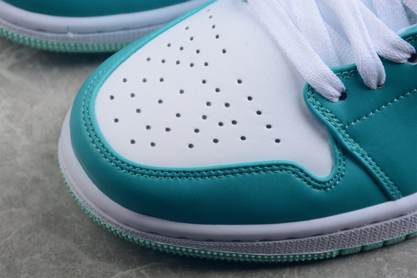 Air Jordan 1 Mid SE "Marine Green"