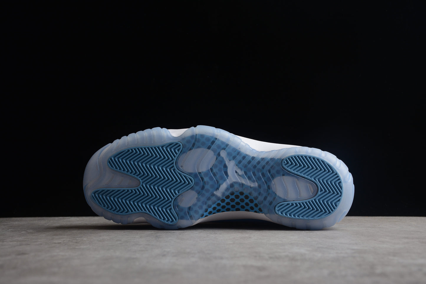 Air Jordan Retro 11 Low “Legend Blue”