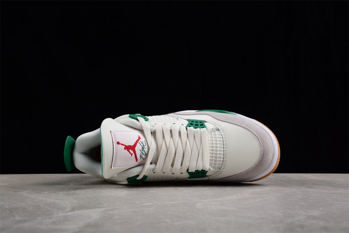Nike SB x Air Jordan 4 "Pine Green"