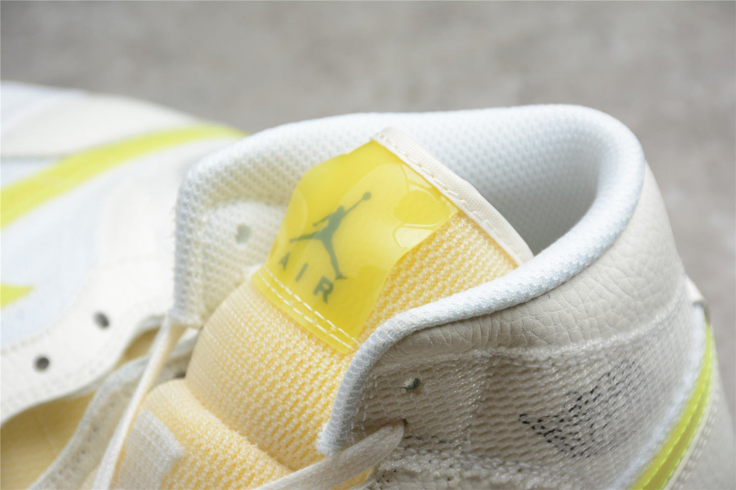 Air Jordan 1 Mid SE "Voltage Yellow"