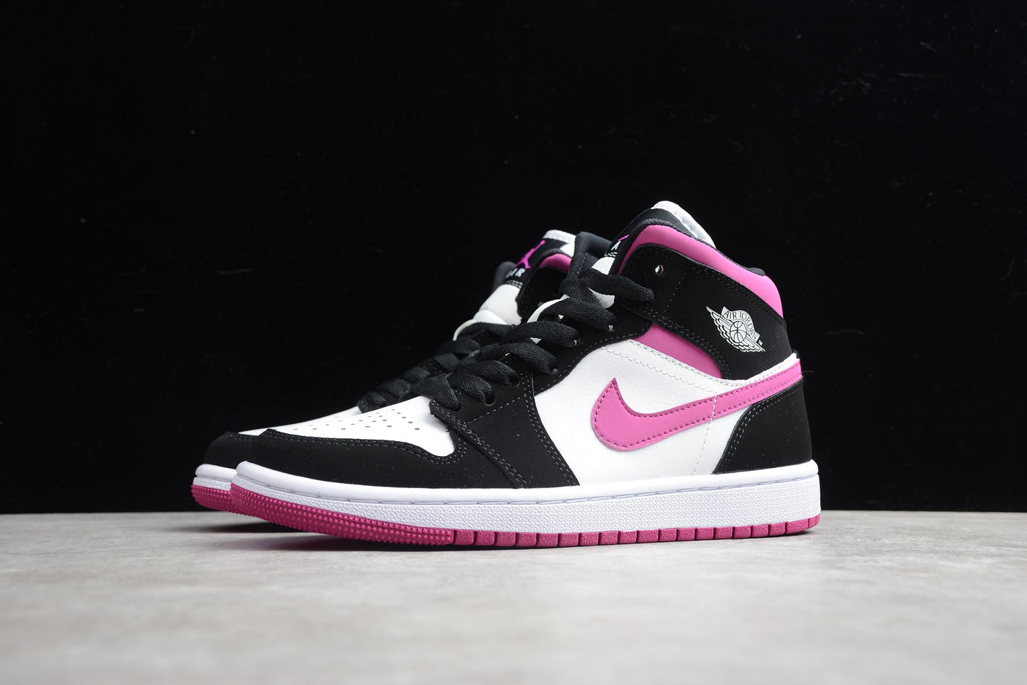 Nike Air Jordan 1 Mid "Magenta"