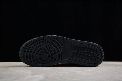 Air Jordan 1 Mid Flight Club Basketball Retro Sneakers