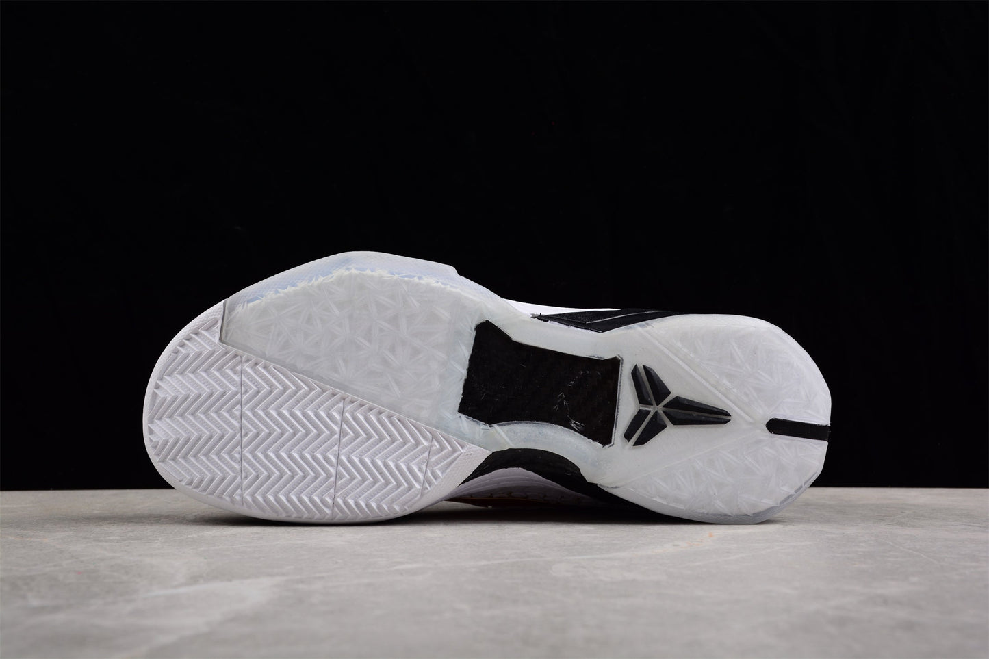 Nike Zoom Kobe 7 “Home”
