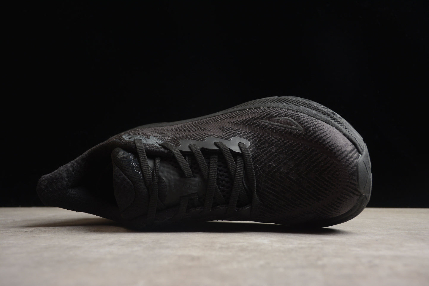 Hoka One One Clifton 9 Triple Black