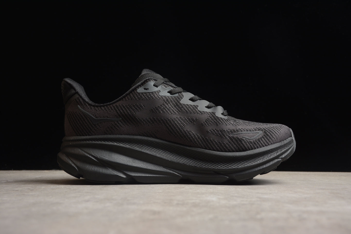 Hoka One One Clifton 9 Triple Black