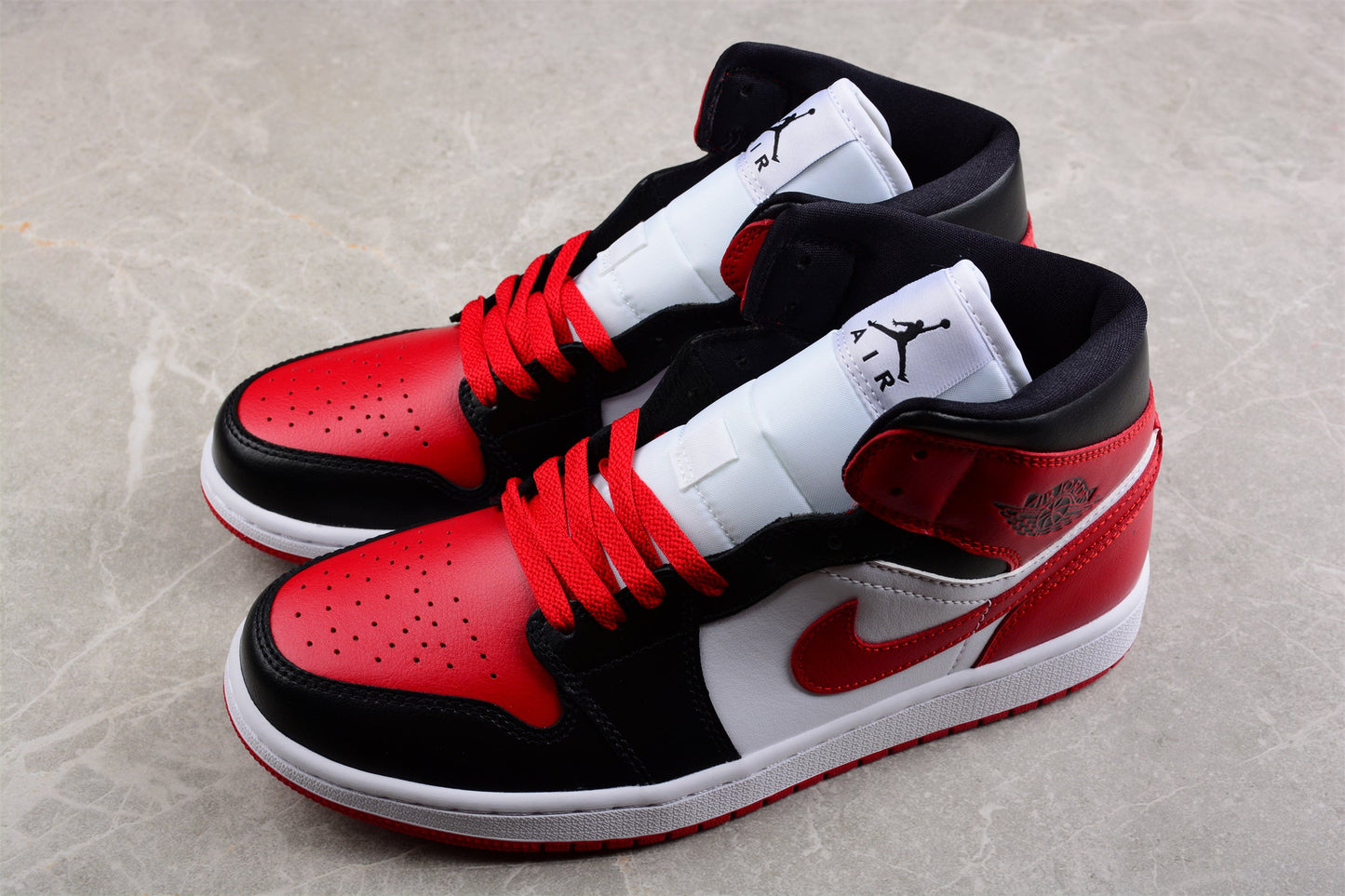 Air Jordan 1 Mid "Alternate Bred Toe"